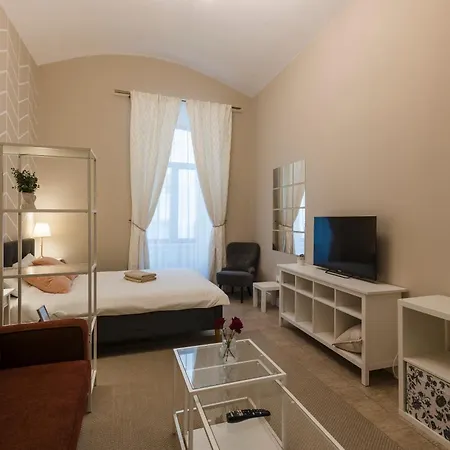 Comfy In Old Town Апартаменты *